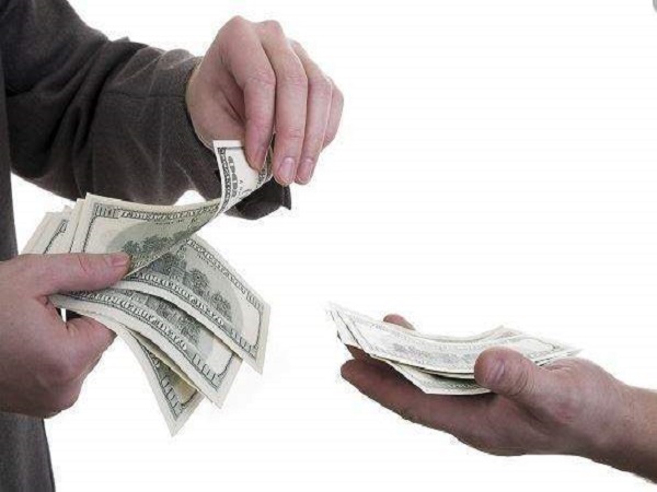 Mơ thấy người khác cho tiền đánh con gì, điềm báo gì?