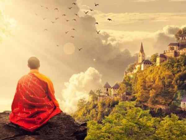 Nằm mộng thấy nhà sư đang cười