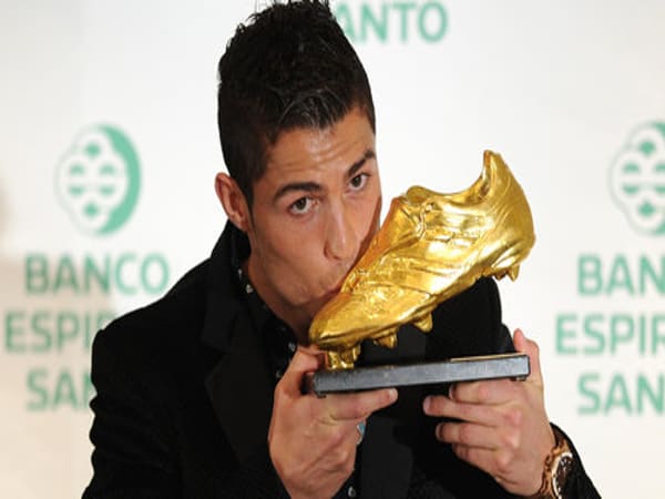 Ronaldo đoạt Chiếc giày vàng 2023