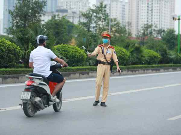 Mơ thấy công an bắt xe