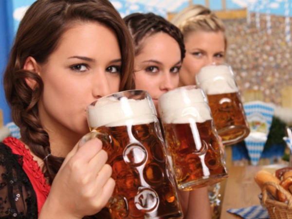 Ngủ mơ thấy uống bia dự báo điềm dữ hay lành?