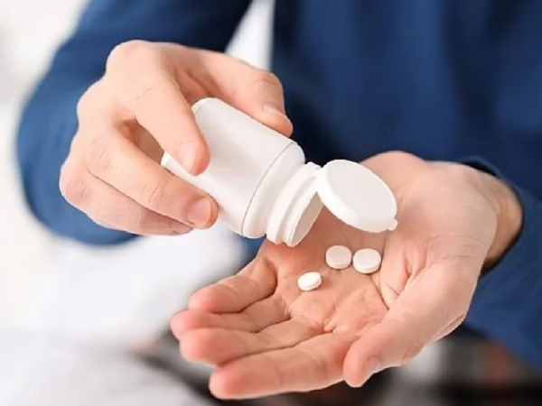 Mơ thấy uống nhầm thuốc