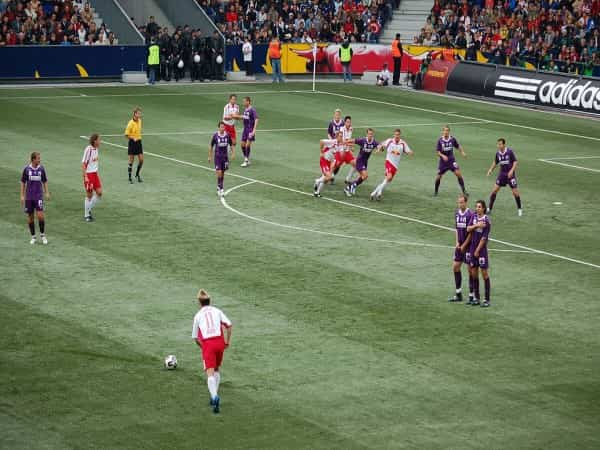 Luật đá phạt gián tiếp trong vòng cấm quy tắc quan trọng Luật đá phạt gián tiếp trong vòng cấm quy tắc quan trọng