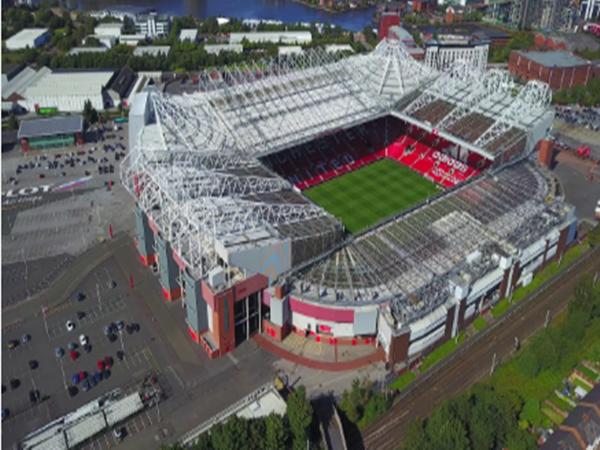 Kiến trúc, sức chứa của SVĐ Old Trafford